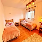 U Petuski Z Jacuzzi Apartament *